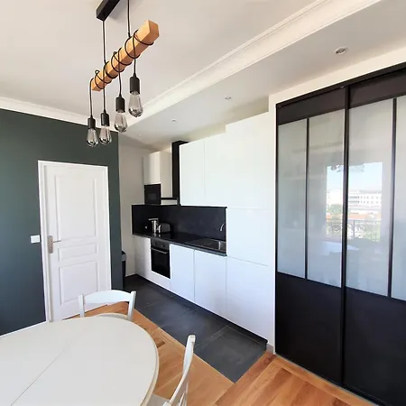 Apartment Au Pied Des Transports Lumineux *