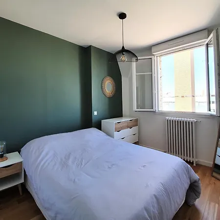 Apartment Au Pied Des Transports Lumineux *